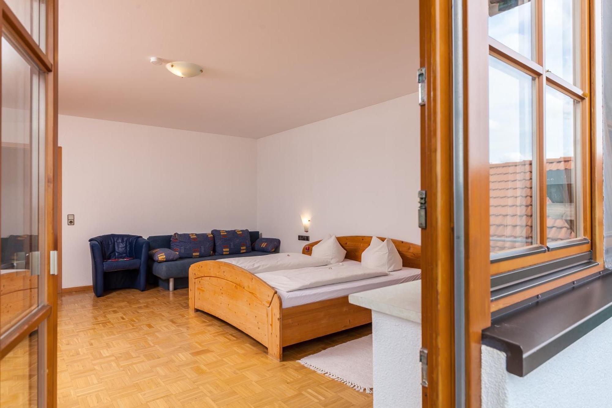 Tonis Tenne Eschbach  Zimmer foto