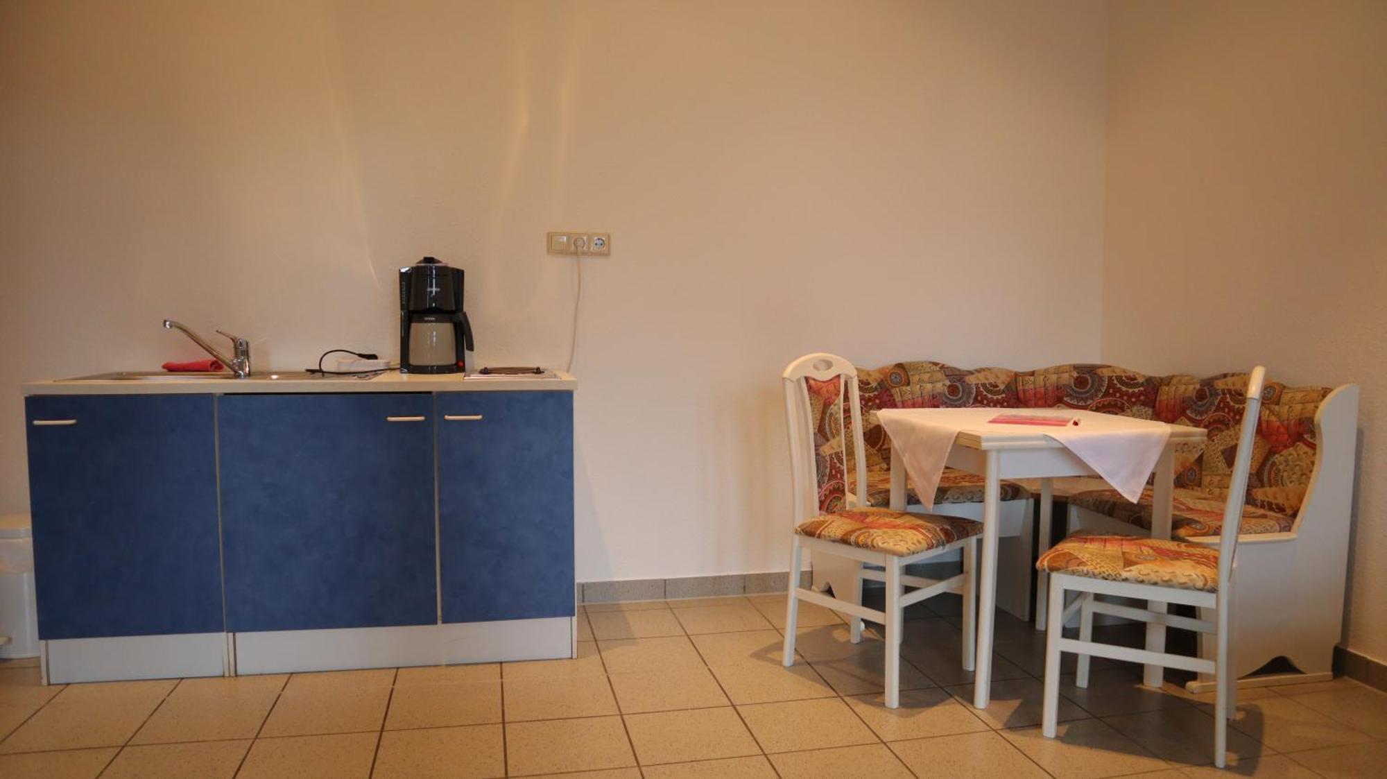 Tonis Tenne Eschbach  Zimmer foto