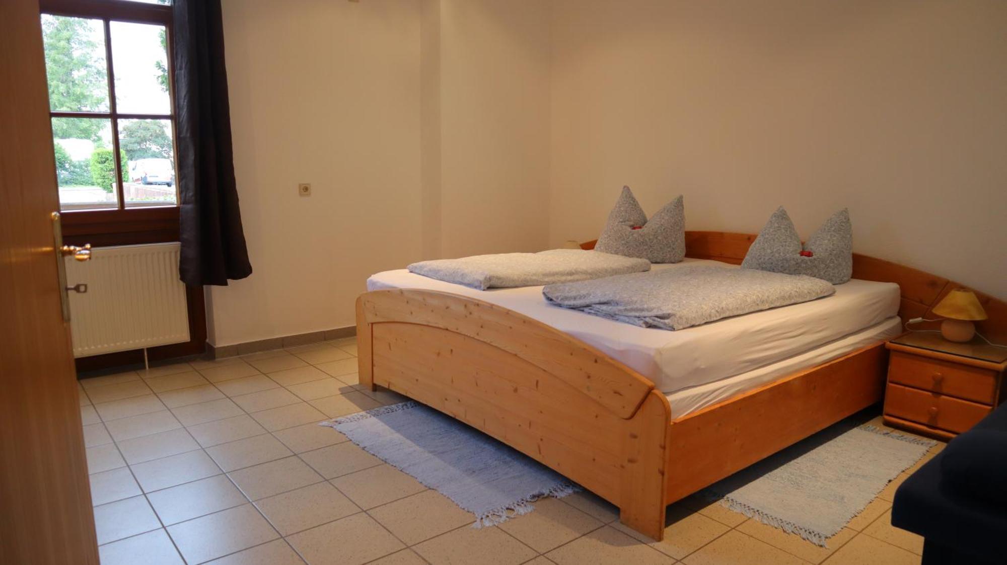 Tonis Tenne Eschbach  Zimmer foto