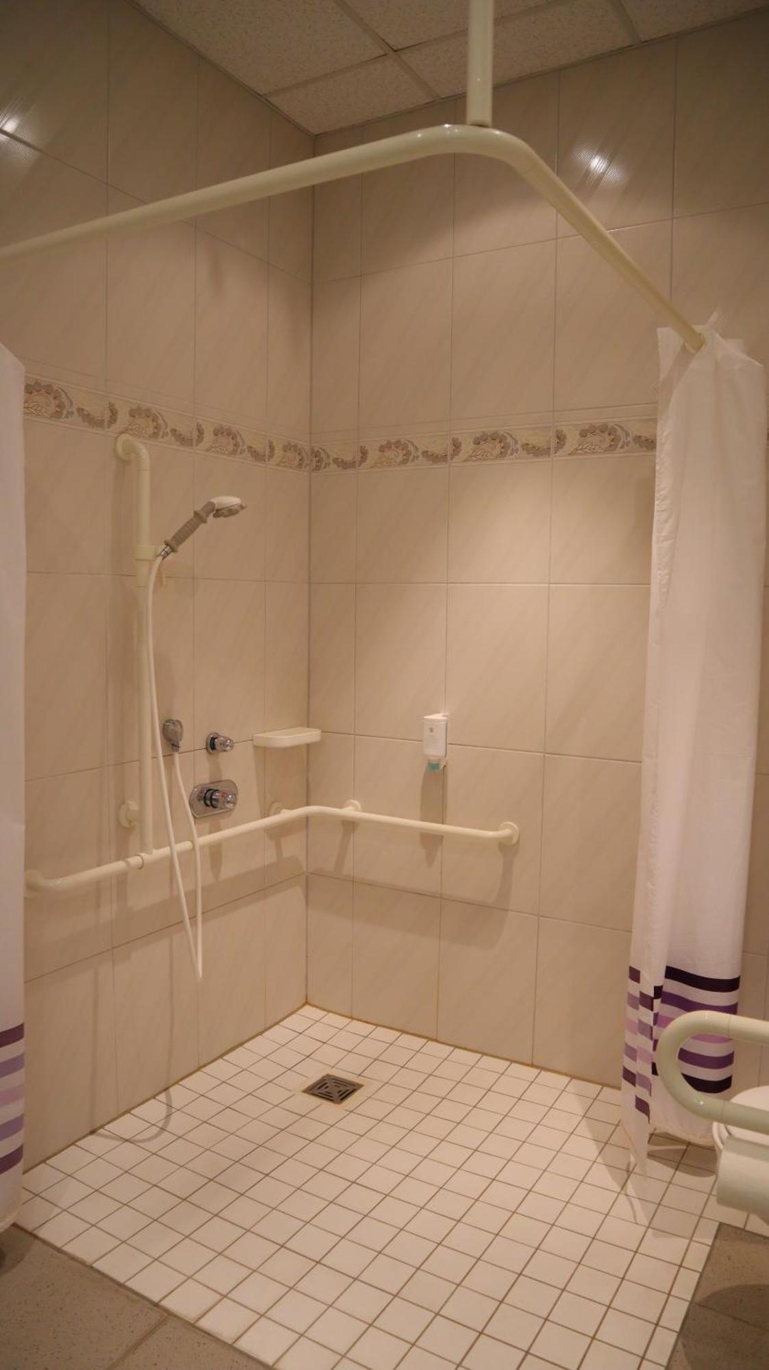 Tonis Tenne Eschbach  Zimmer foto